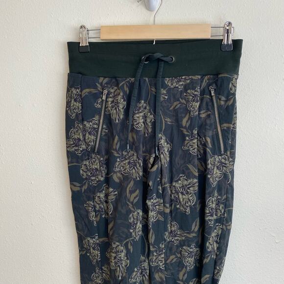 Athleta Women's Pants Trekkie North Printed Jogger Floral Leaf Ripstop Green 2 - Picture 2 of 10